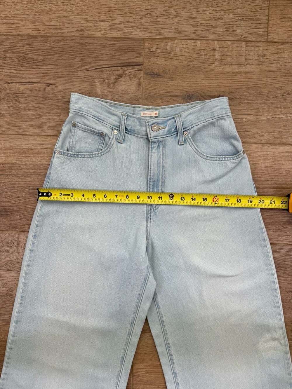 Levi’s Cinch Baggy Jeans Womens 28 High Rise Wide Leg Light Wash 100% Cotton - Picture 7 of 16